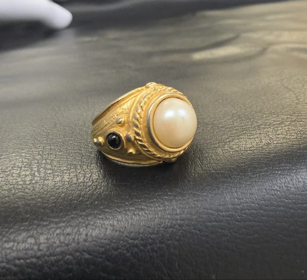 N/A elegant gold